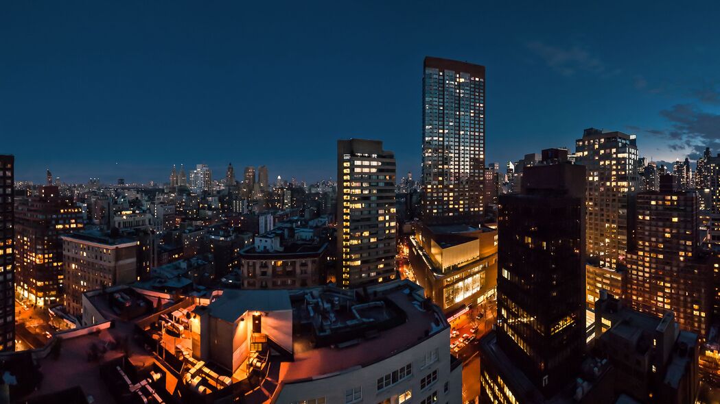 夜城建筑屋顶美景，4K超高清壁纸，3840x2160分辨率，精美下载！
