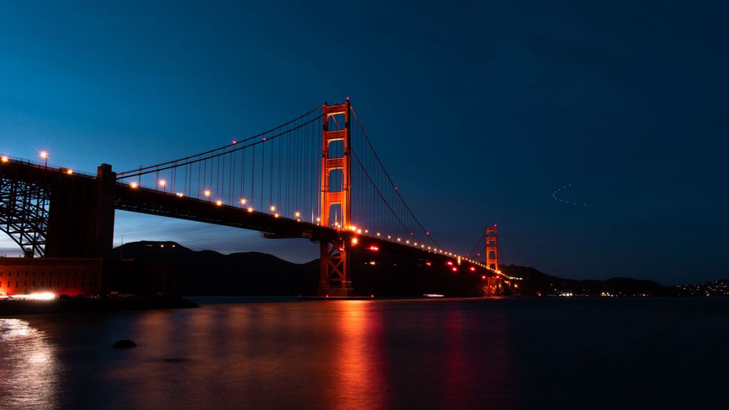 大桥夜景灯光璀璨，4K高清壁纸，3840x2160超清下载