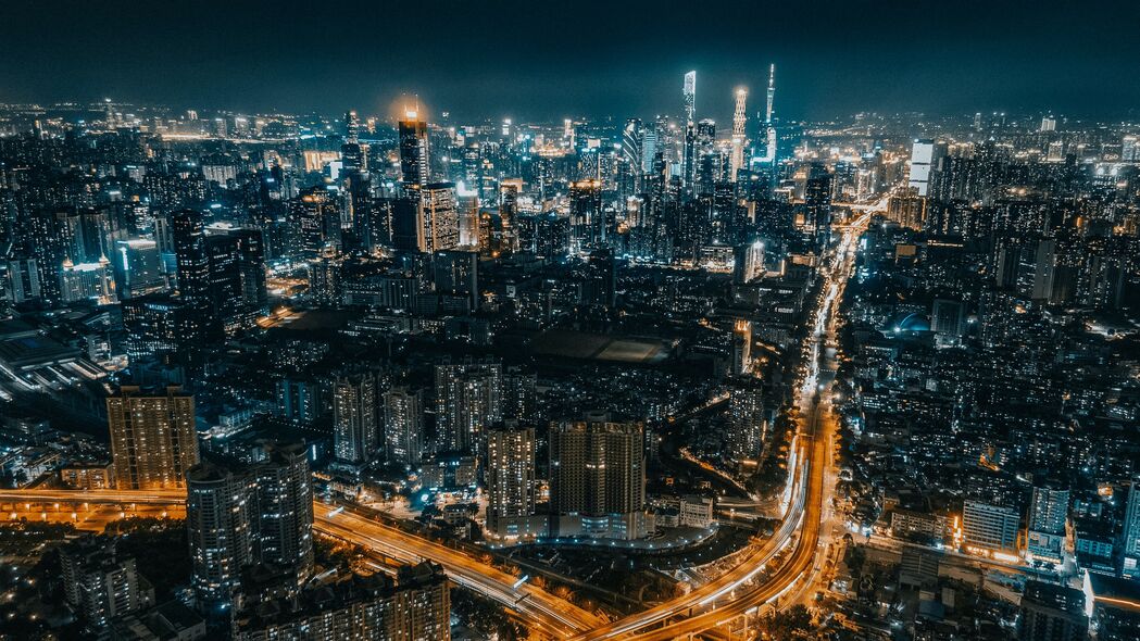 城市夜景璀璨，4K高清发光道路壁纸，3840x2160超清下载