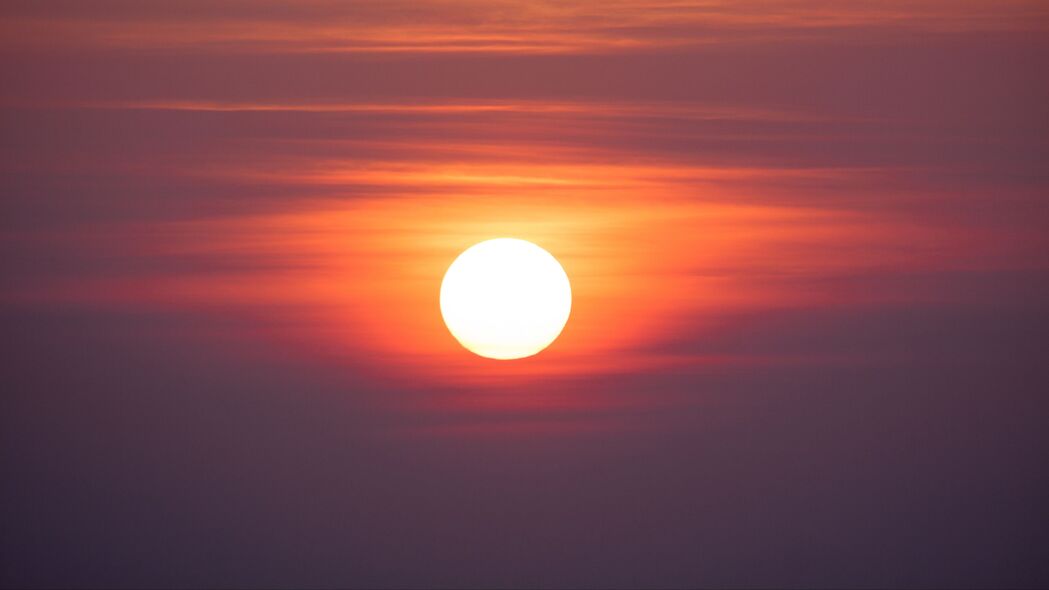 4K高清日落晚景，太阳渐沉天空之美，3840x2160超高清壁纸下载