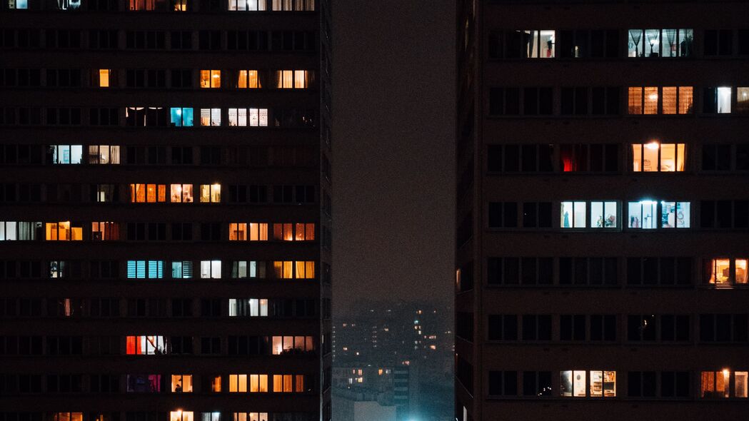 建筑夜景灯光窗户，超高清4K壁纸，3840x2160分辨率，风景美图任你下载