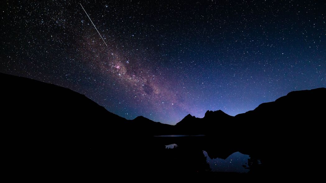 星空山丘美景，4K高清壁纸下载，3840x2160超清分辨率