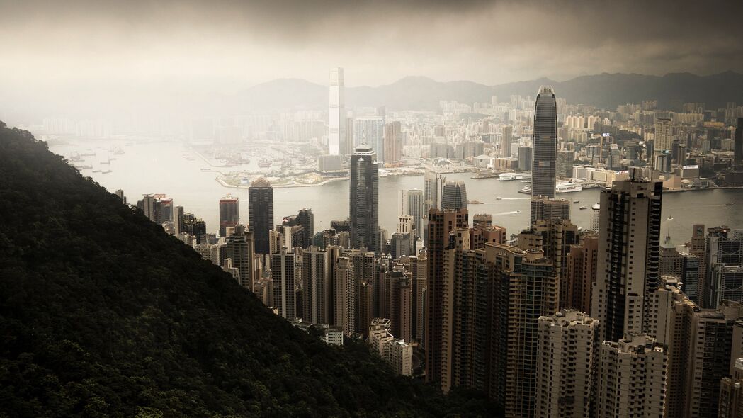 自然之美·城市之韵·平衡之道，精选4K高清壁纸，3840x2160分辨率，免费下载！