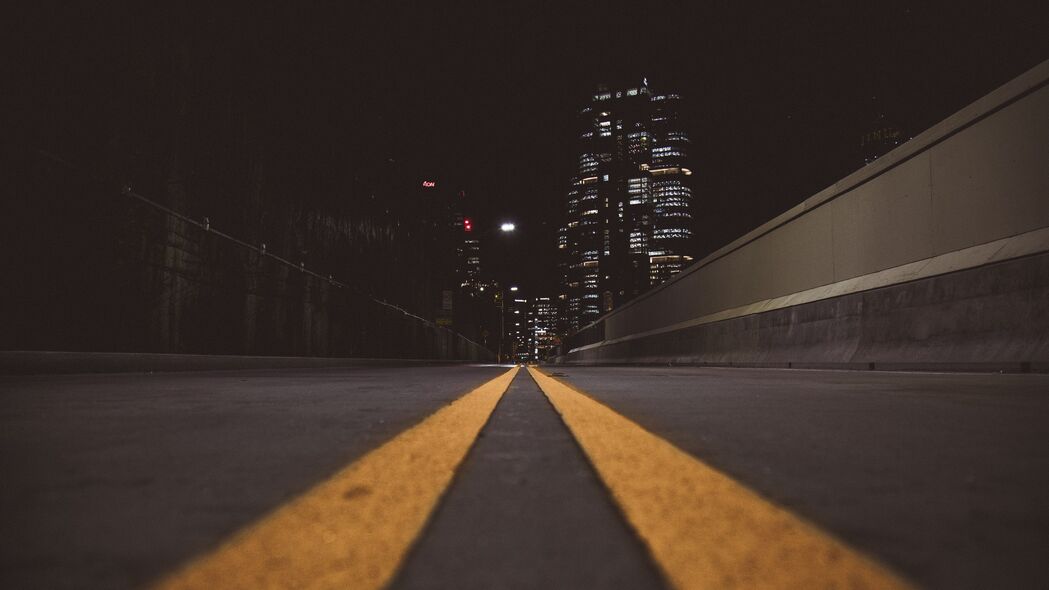 道路标记距离城市，4K超清壁纸，3840x2160高清背景图片下载
