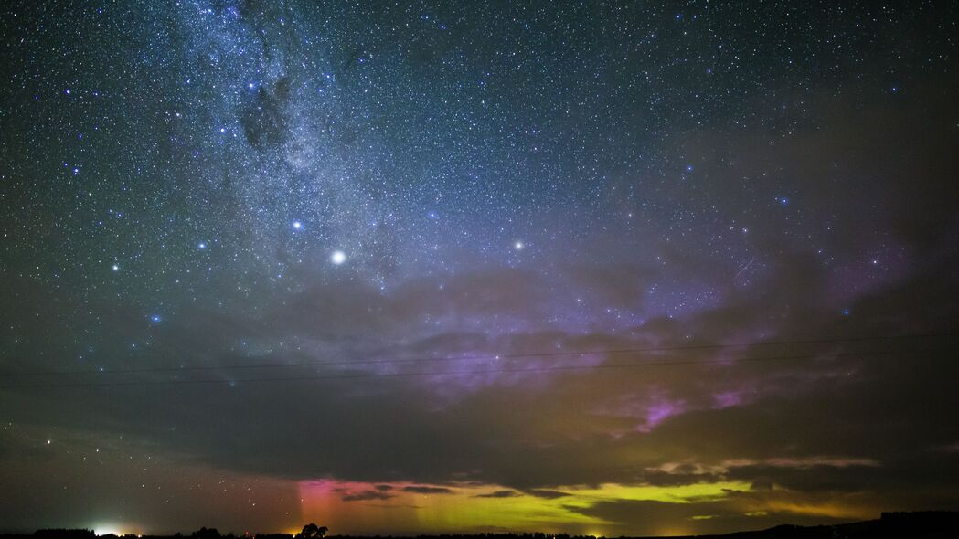 北极光太空星空绝美4K壁纸，3840x2160超清风景图片，一键下载！