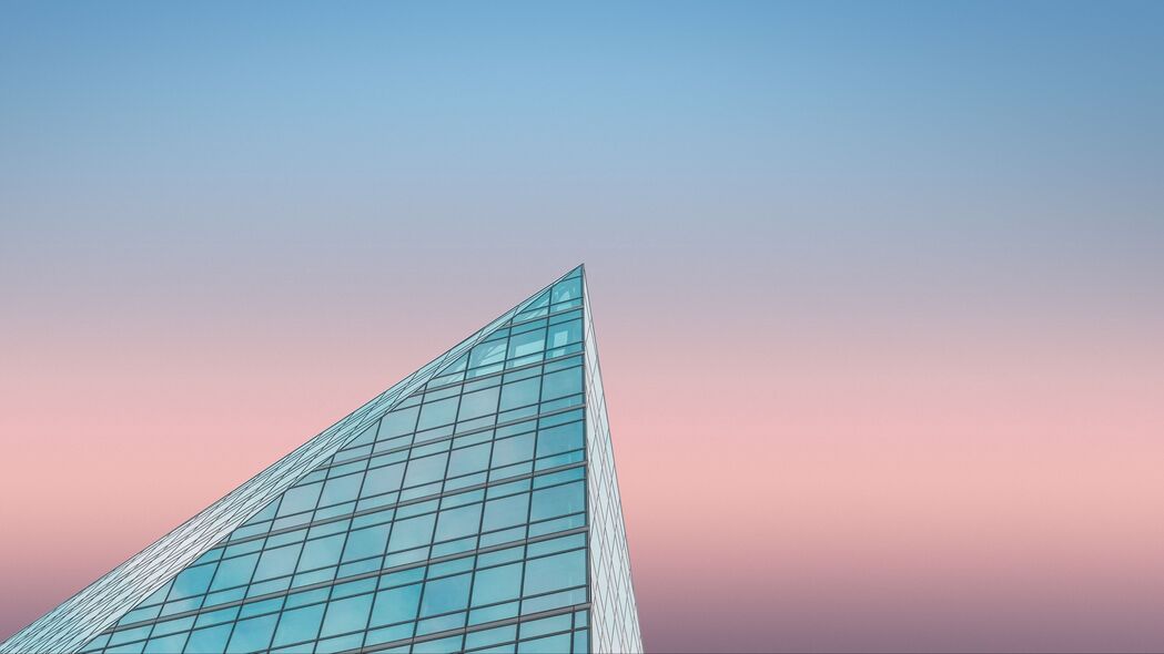 建筑底部渐变天空4K超高清壁纸，3840x2160精美背景图片下载