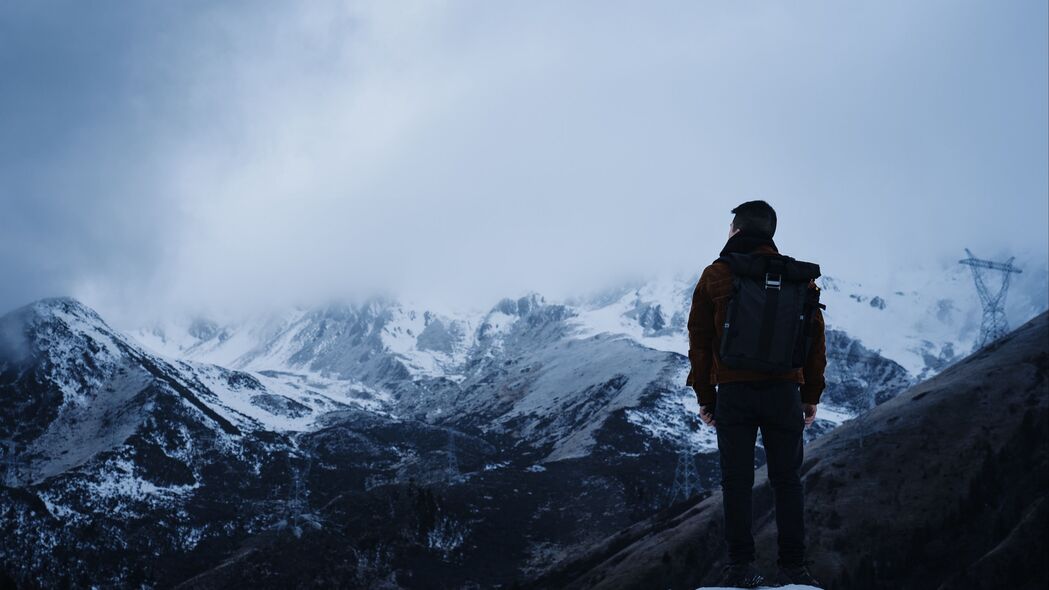 人独享山景之旅，绝美自然4K壁纸，3840x2160高清下载