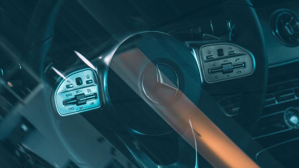 奔驰汽车，黑色方向盘超清4K壁纸，3840x2160高清大图下载