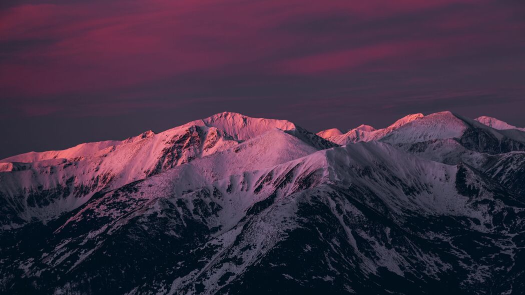 山脉雪景，粉红色黄昏4K高清壁纸，3840x2160自然风景图片下载
