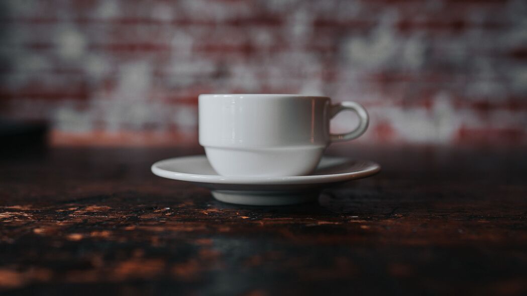 杯子茶托，白色桌面4K高清壁纸，3840x2160精美背景图片下载