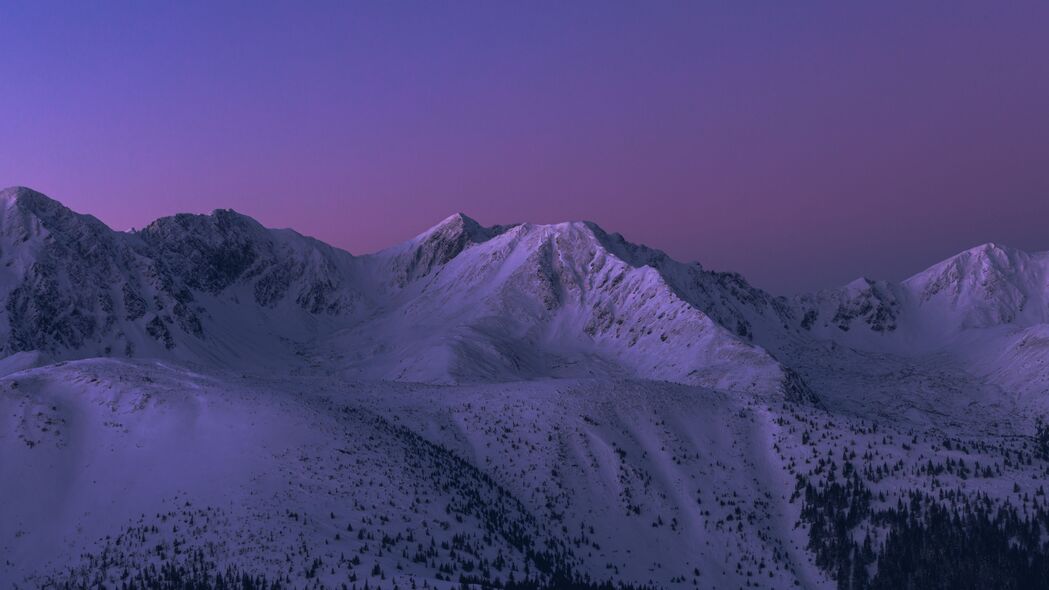 山脉雪夜深色风景，4K高清壁纸，3840x2160分辨率，绝美下载体验