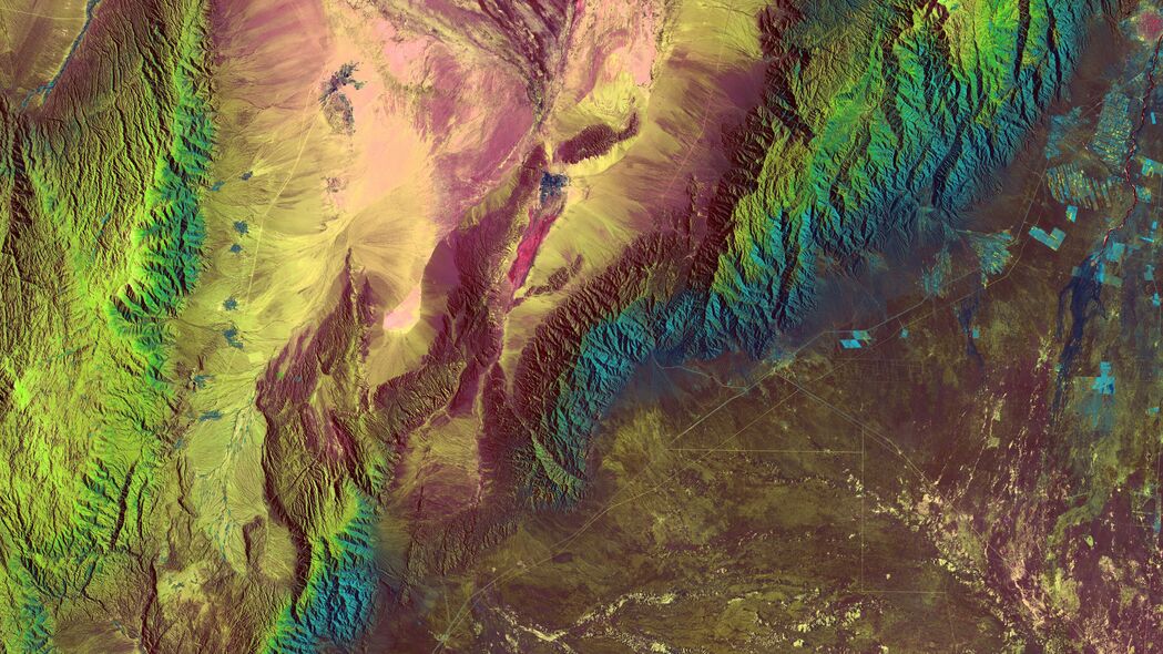 山脉浮雕，地球鸟瞰，太空之美，4K高清壁纸，3840x2160下载