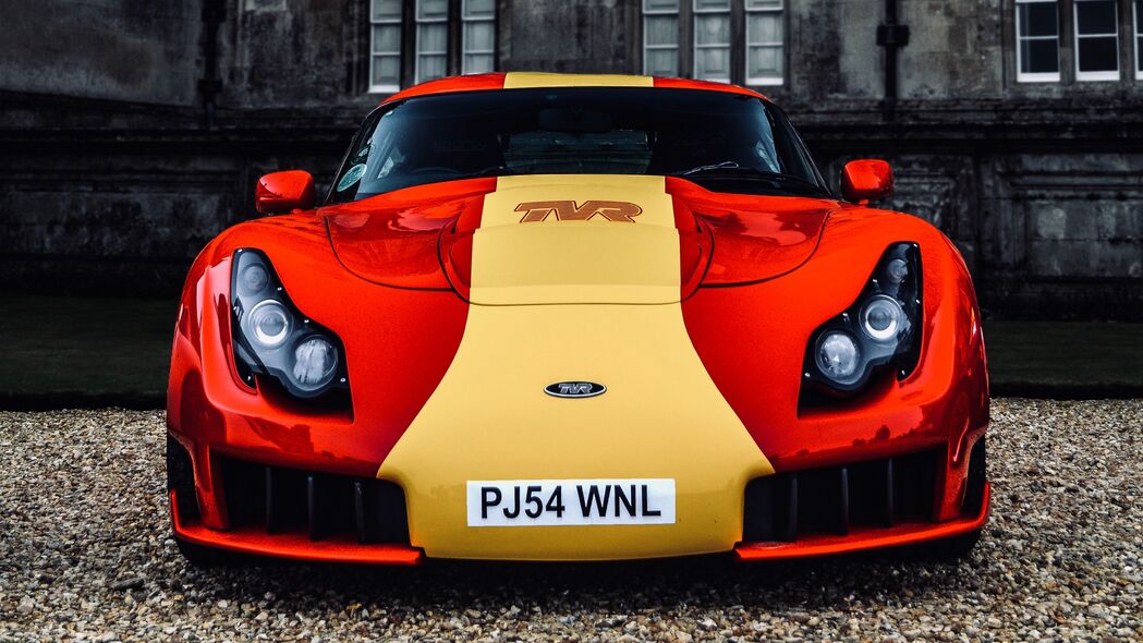 TVR Sagaris跑车，红黄炫酷正面，4K超高清3840x2160壁纸下载