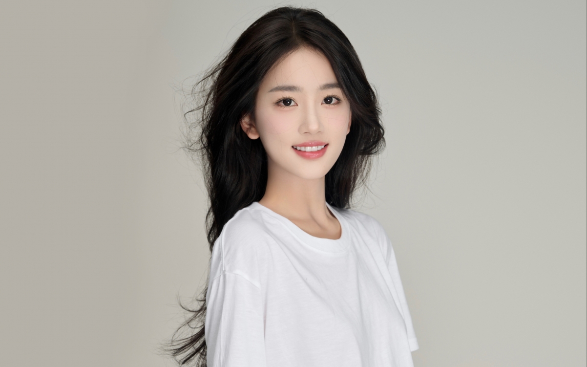 甜美美女潘敏4K超清壁纸，3840x2400高清电脑背景图，免费下载