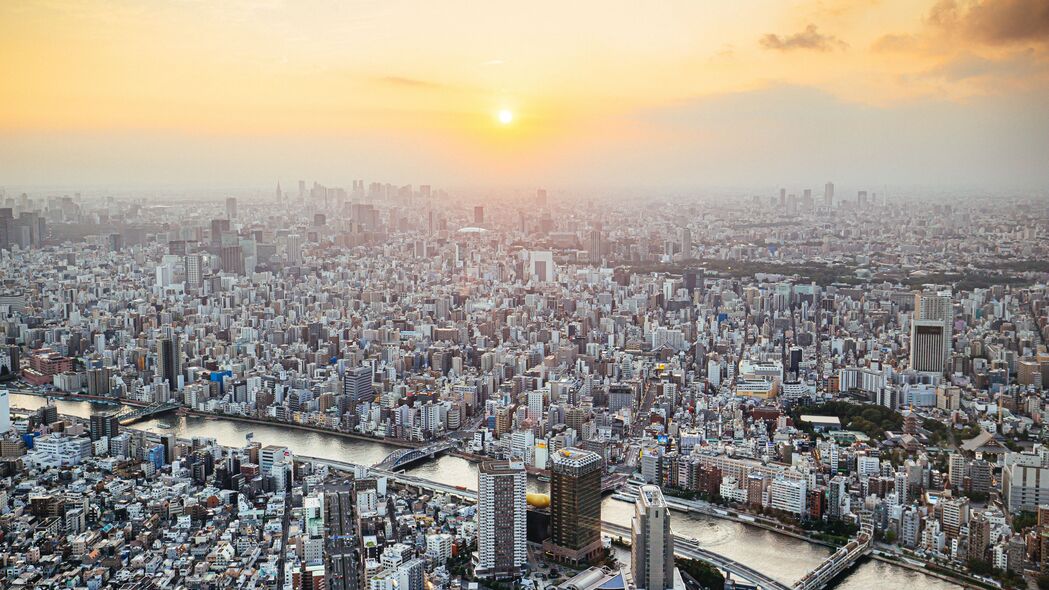 大都市黎明雾景鸟瞰，超清4K建筑物壁纸，3840x2160高清下载