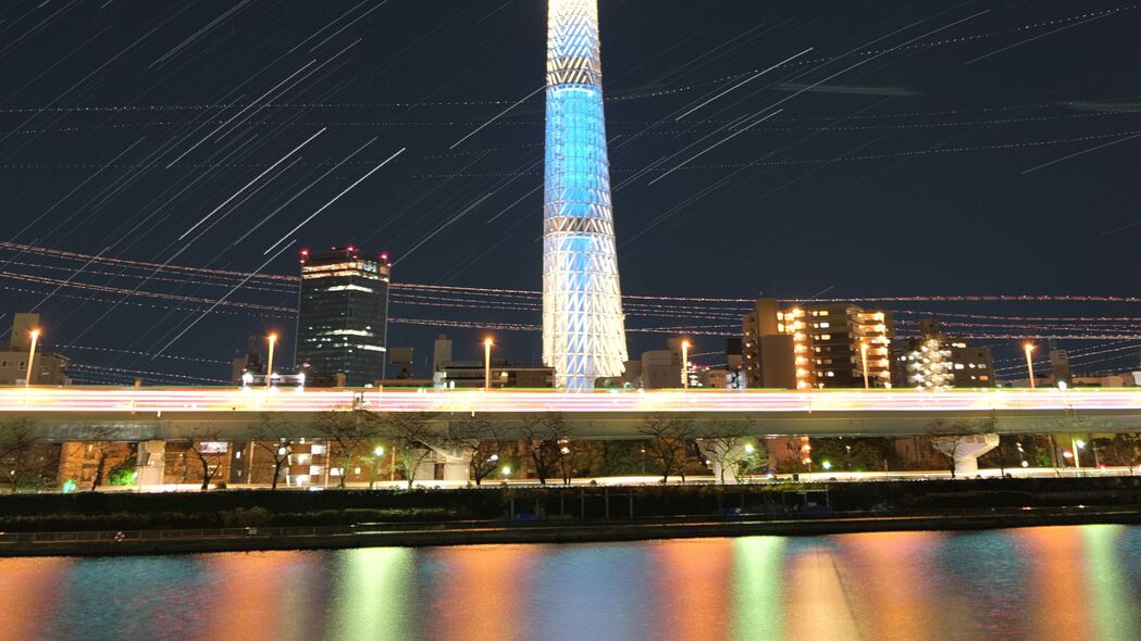 塔映夜色，城市建筑长曝光4K超清壁纸，3840x2160高清风景图片下载
