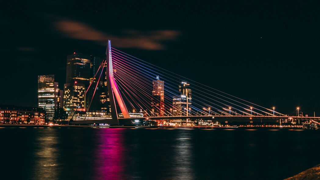 夜城桥梁建筑，黑暗海岸4K高清壁纸，灯光璀璨3840x2160下载