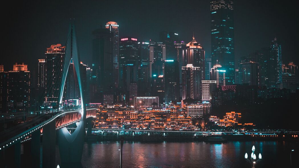 夜城摩天鸟瞰，桥梁灯光璀璨，4K高清壁纸，尽享视觉盛宴！