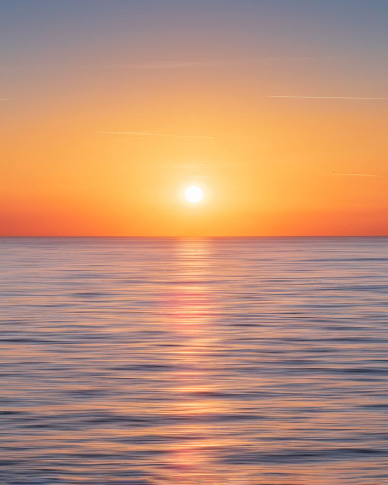 唯美海上夕阳日落，高清JPG图片与PSD设计素材，一键下载欣赏！