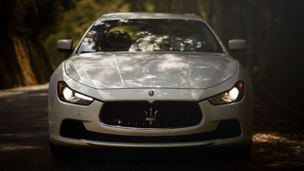 Maserati Ghibli 白色跑车正面高清4K壁纸 3840x2160下载