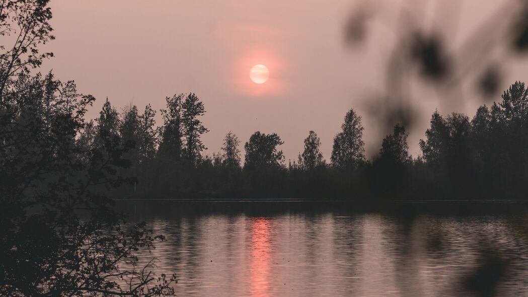 湖映黄昏，绝美日落4K壁纸，自然风景尽在眼前（3840x2160高清下载）