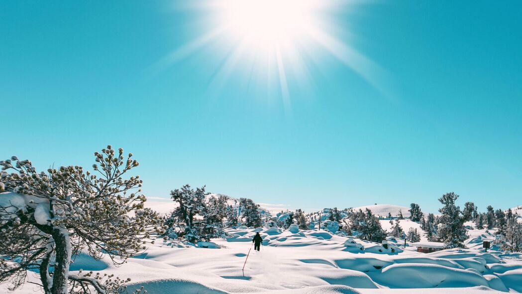 冬季雪景阳光风光4K超清壁纸，3840x2160高清大图免费下载