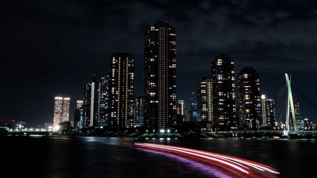 夜城建筑，黑暗海岸的灯光之美，4K高清壁纸下载（3840x2160）