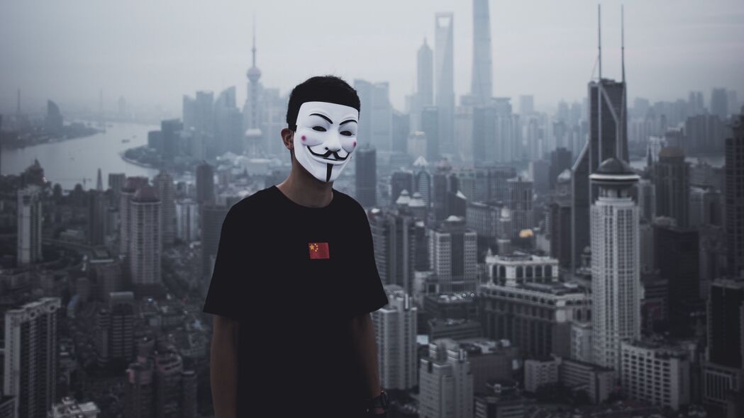 人面具，城市建筑壮丽视图，4K高清壁纸概览，3840x2160超高清下载