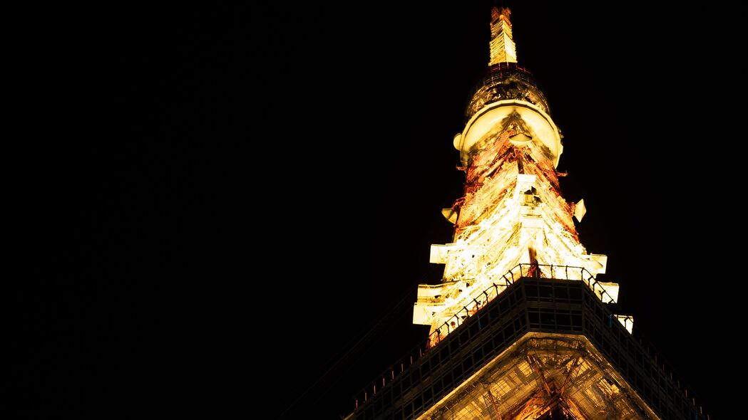 塔建筑背光夜间美景，4K超清壁纸，3840x2160高清大图免费下载