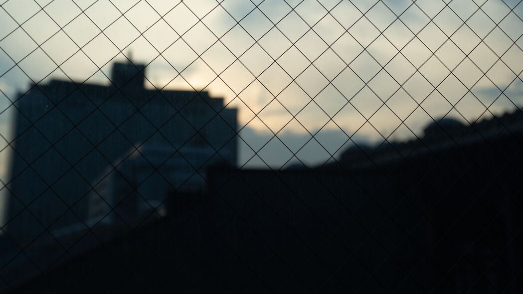 网格建筑城市黄昏高清4K壁纸，3840x2160黑暗背景图片下载