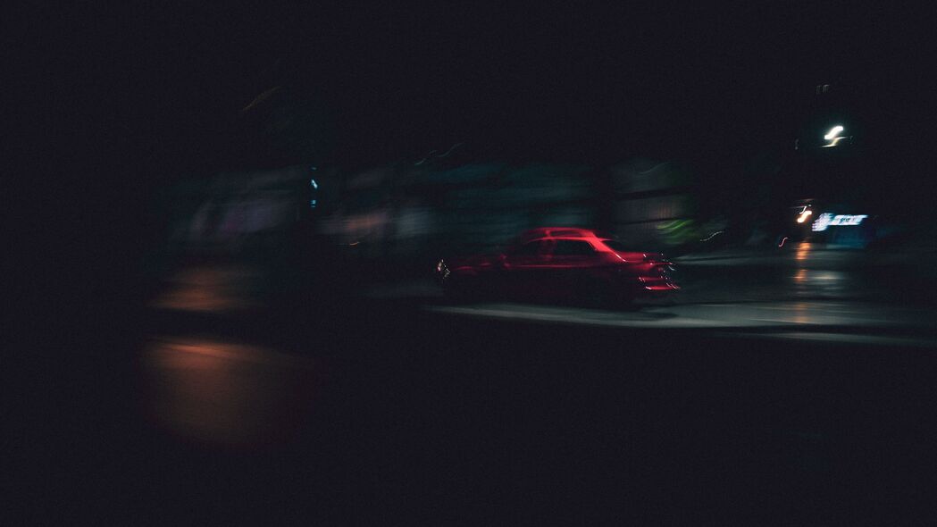 夜幕下的汽车运动，深色调模糊4K壁纸，高清3840x2160背景图片下载