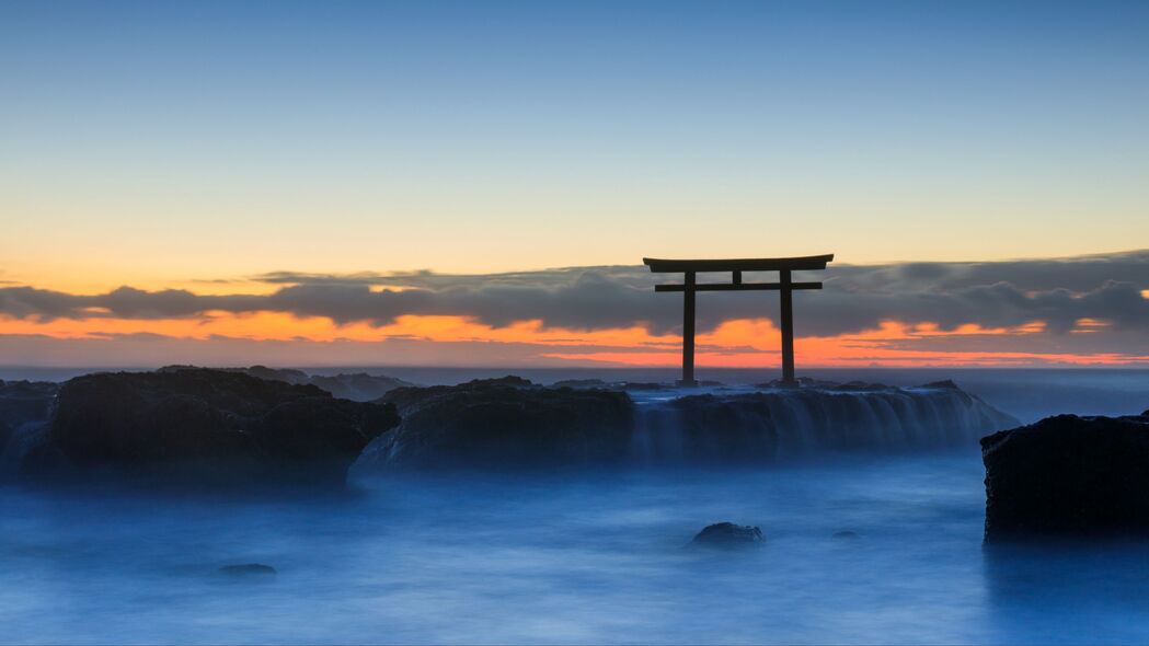 海洋岩石雾景，黎明之石高清4K壁纸（3840x2160）下载