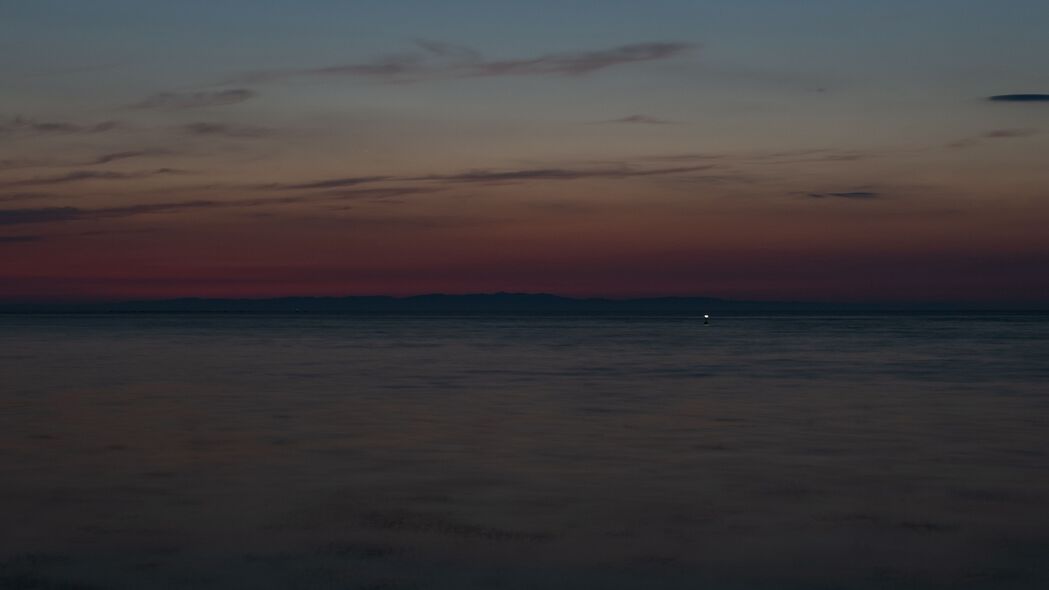 大海黄昏地平线，绝美深色风景4K壁纸，3840x2160高清下载