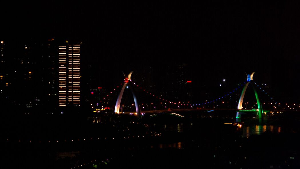 夜城之光，4K高清建筑照明壁纸，3840x2160极致视觉享受
