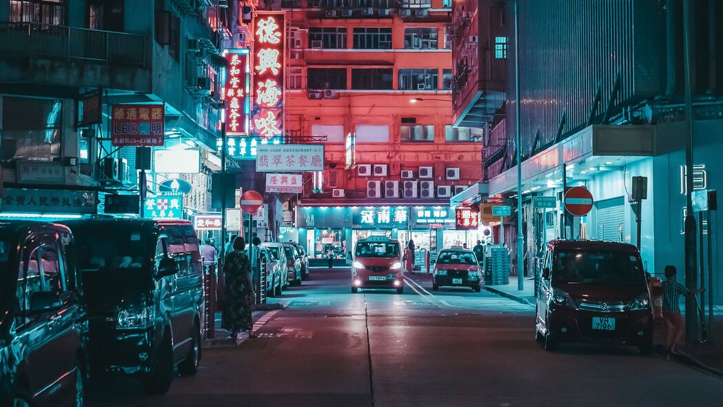 夜城风光，街道灯光璀璨，建筑汽车人物跃然屏上，精选4K高清壁纸（3840x2160）免费下载