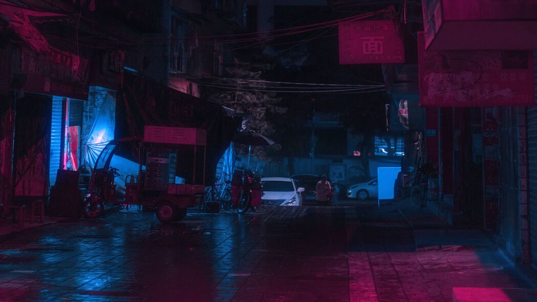 街道夜景，城市霓虹灯下的浅色4K壁纸，3840x2160高清风景图片下载