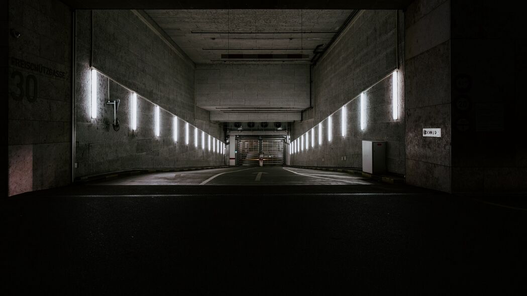 走廊隧道探险，黑暗地堡4K超高清壁纸 3840x2160 下载