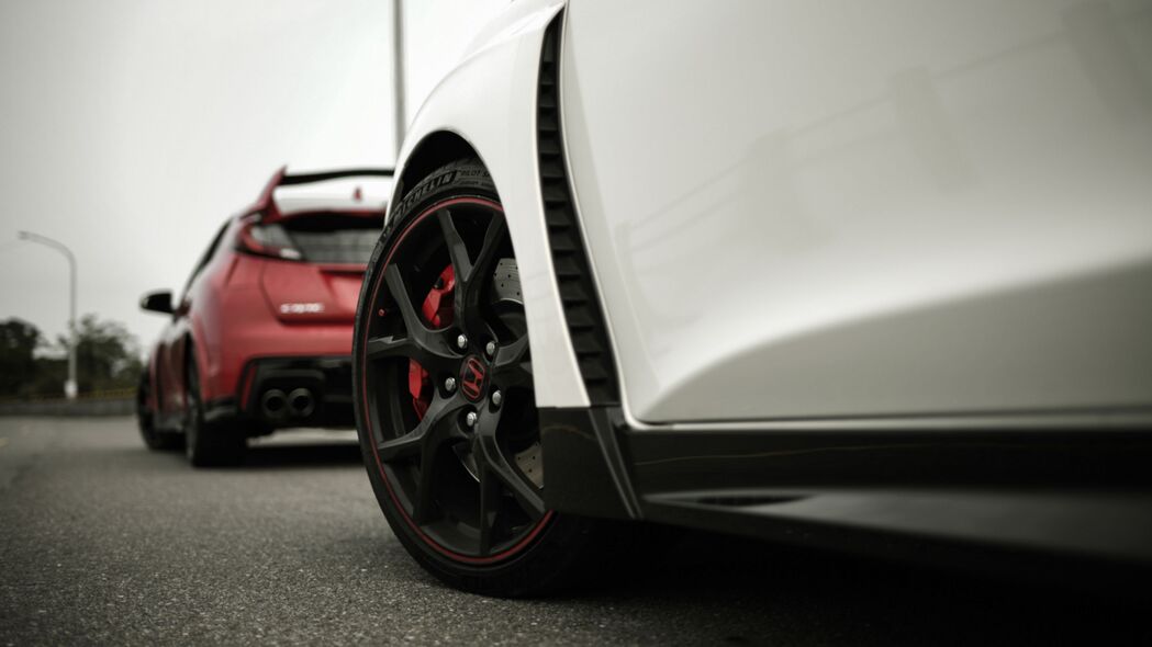 本田思域Type R FK2超清壁纸，车轮轮胎细节，4K高清3840x2160汽车图片下载