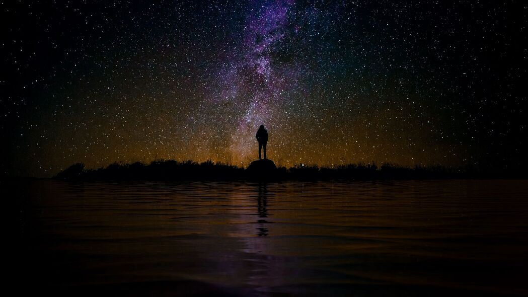 孤独夜晚，剪影星空倒影4K壁纸，3840x2160高清背景图片下载
