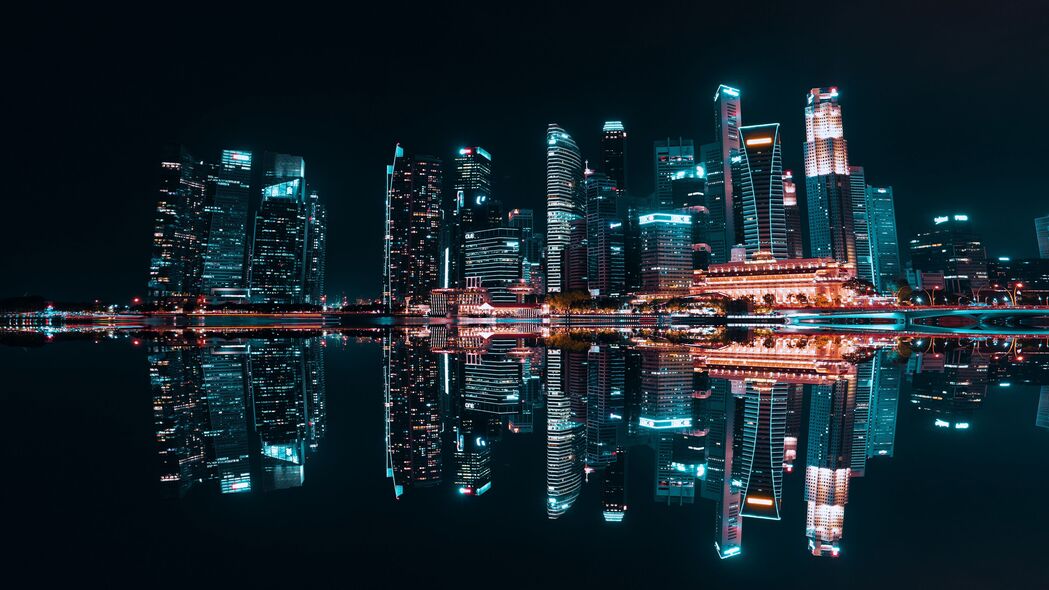 夜城摩天倒影，湖泊与建筑交织的4K高清壁纸（3840x2160）