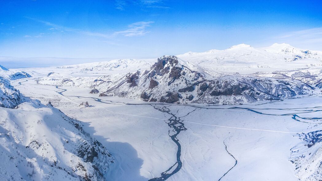 山脉雪域冻结之美，溪流蜿蜒，高度震撼！精选4K高清壁纸（3840x2160）免费下载