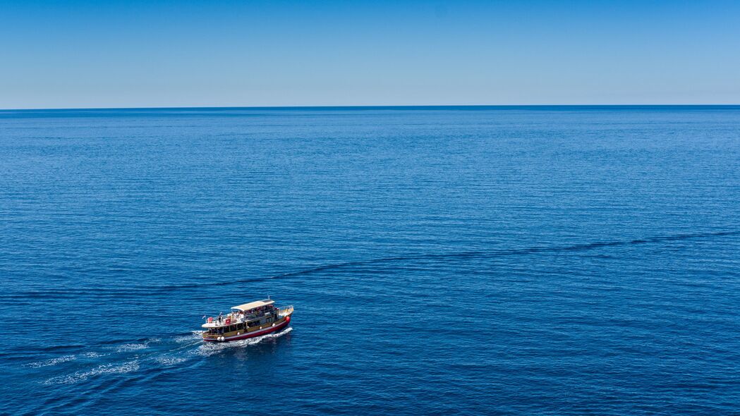 海船航行地平线，波纹荡漾的绝美4K壁纸，3840x2160高清风景图片下载