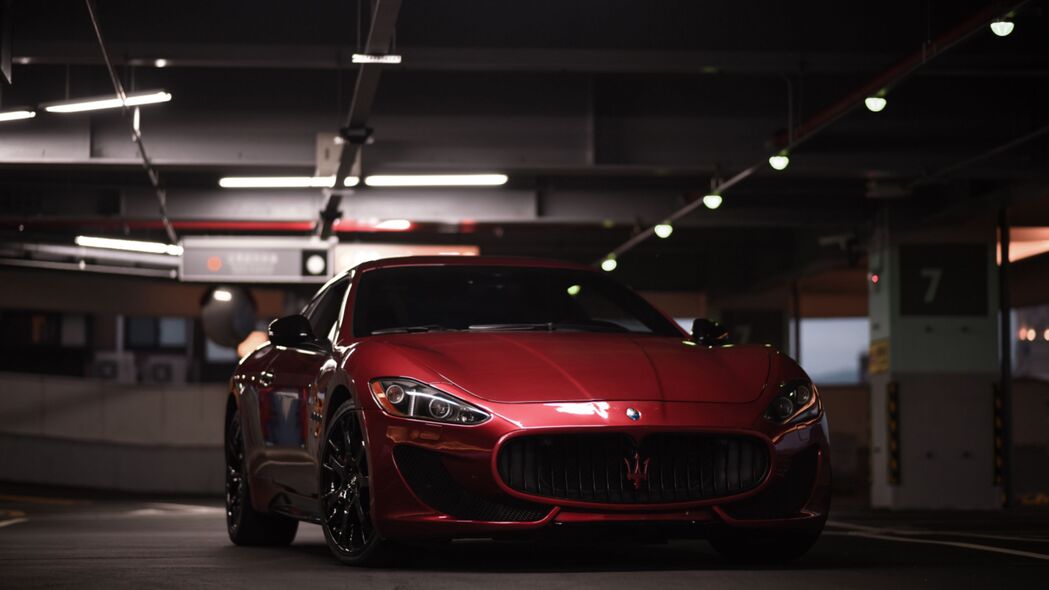 Maserati Granturismo 豪华正面4K壁纸，高清3840x2160汽车图片下载