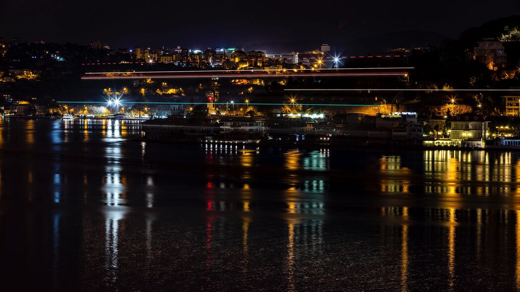 夜城市之美，伊斯坦布尔海岸4K高清壁纸，土耳其夜景灯光璀璨，3840x2160超清下载