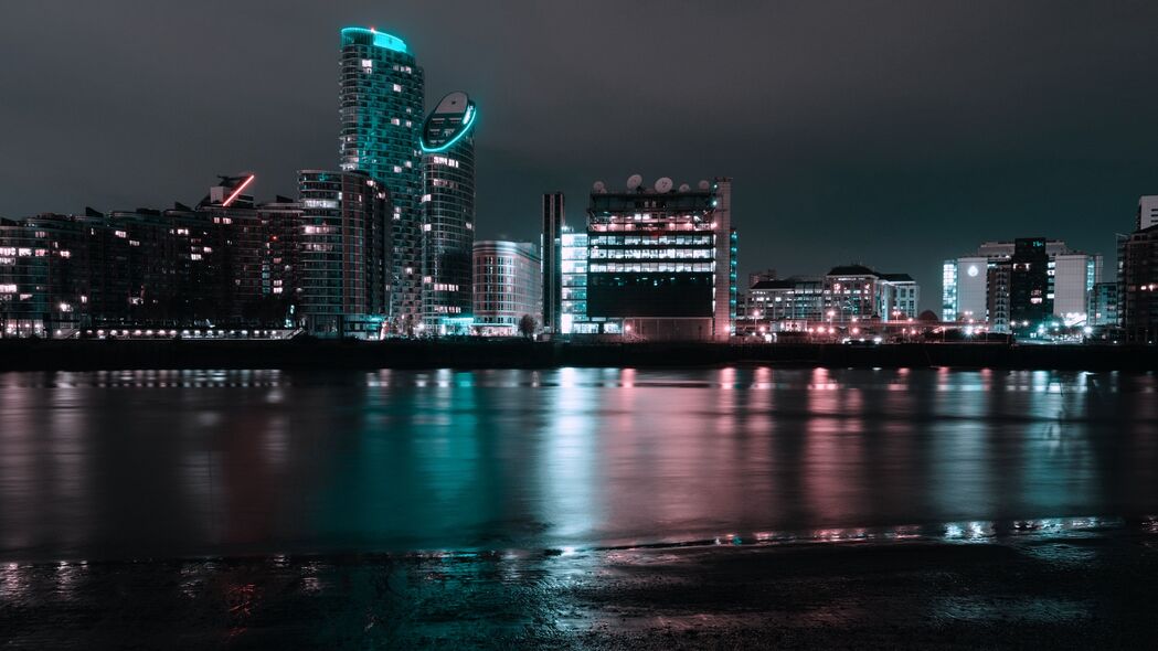 夜城全景，伦敦灯光海岸线4K高清壁纸（3840x2160）下载
