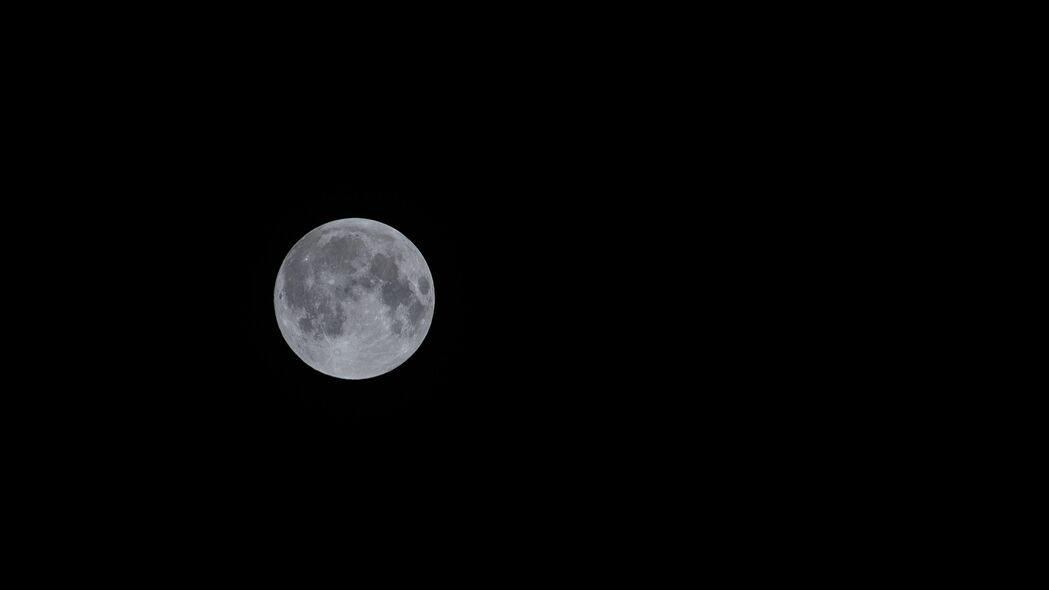 高清4K月球满月太空卫星黑白壁纸下载，3840x2160分辨率绝美背景图