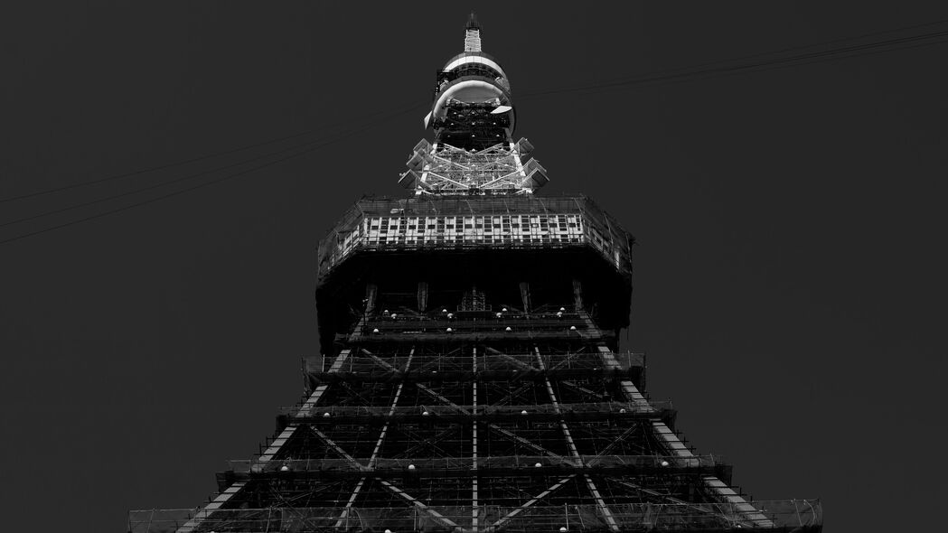东京黑白塔式建筑4K高清壁纸 - 3840x2160超高清背景图片下载