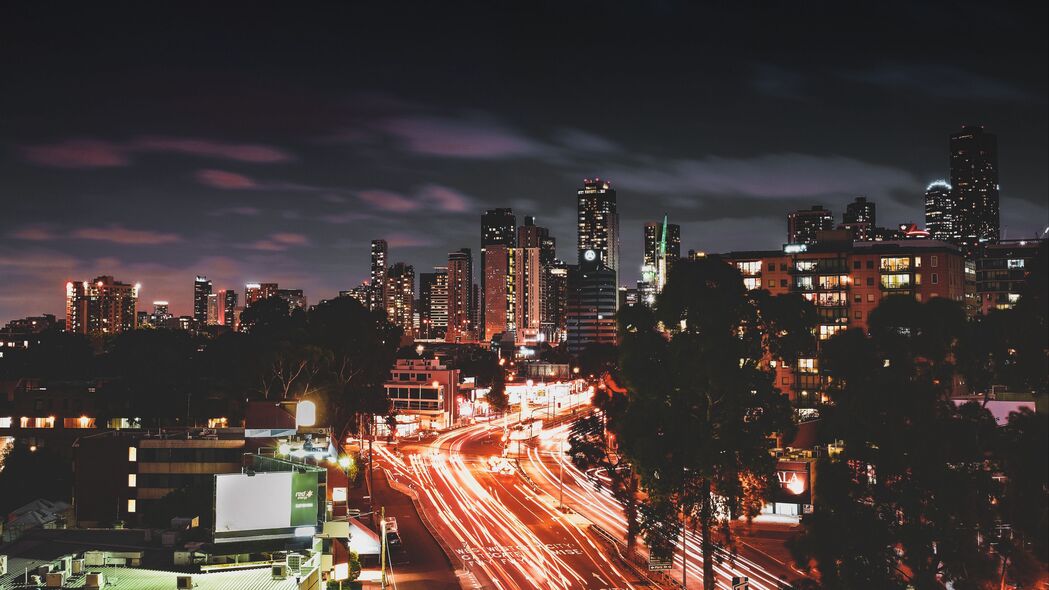 夜城魅影，长曝光下的城市灯光秀，绝美4K高清壁纸（3840x2160）下载