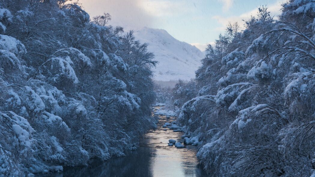河流雪景电流山川树木天空美景，超高清4K风景壁纸3840x2160免费下载
