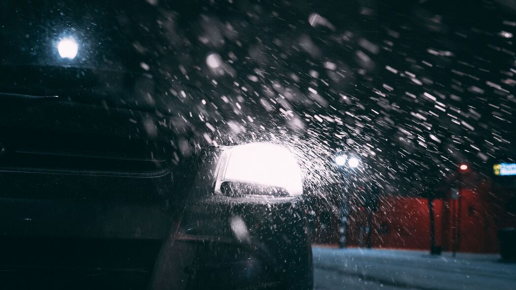汽车大灯后视雪地夜间高清，4K壁纸3840x2160下载